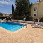 Villa Blue Estia - Pool, Wifi, Summer Breeze, Protaras