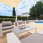 Blue Estia - Pool, Wifi, Summer Breeze, *