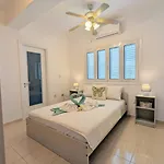 Blue Estia - Pool, Wifi, Summer Breeze,