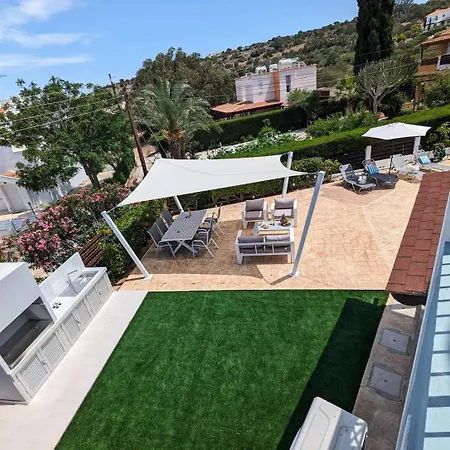Villa Blue Estia - Pool, Wifi, Summer Breeze, Protaras