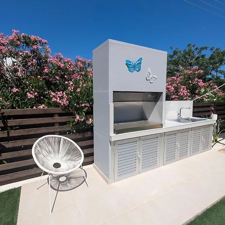 Blue Estia - Pool, Wifi, Summer Breeze,