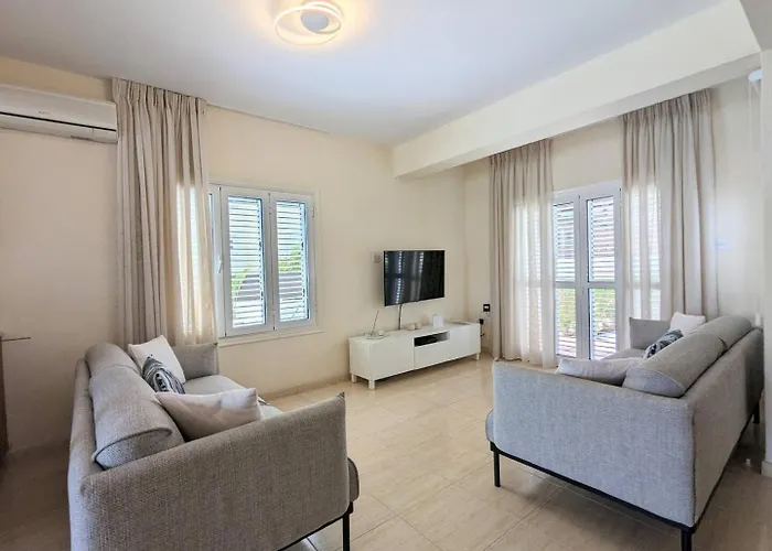 Blue Estia - Pool, Wifi, Summer Breeze, بروتاراس