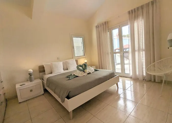 Blue Estia - Pool, Wifi, Summer Breeze, بروتاراس